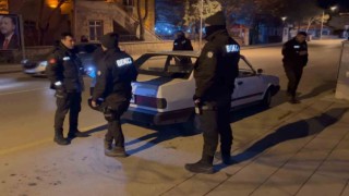 Aksarayda polisten şok denetim: Araçlar didik didik arandı
