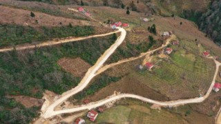 Altınordunun kırsal mahallelerinde beton ve asfalt yol çalışmaları sürüyor