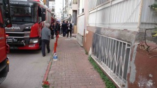 Antalyada 4 katlı binada yangın paniği: Anne ve kızı dumandan etkilendi