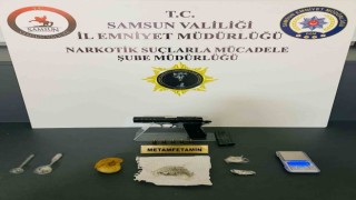 Apart daireye uyuşturucu operasyonu: 5 kişi yakalandı