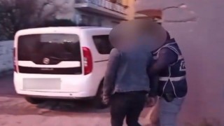Aranan şüphelilere yönelik İzmirde 138 adrese baskın, 266 gözaltı