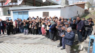 Arguvan köylerinde Kızıldaşa yoğun ilgi