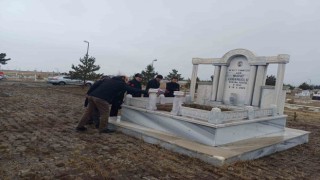 Aşık Murat Çobanoğlu Karstaki mezarı başında anıldı