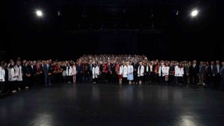 Atatürk Üniversitesinde Tıp Bayramı ve geleneksel önlük giydirme töreni