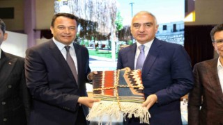 Bakan Ersoy: “Antalyaya bu yıl 17 milyondan fazla ziyaretçi bekliyoruz”