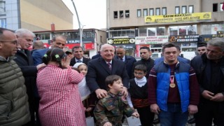 Bakan Güleri down sendromlu çocuklar karşıladı