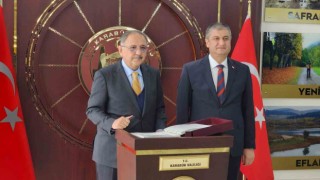 Bakan Özhaseki Karabükte