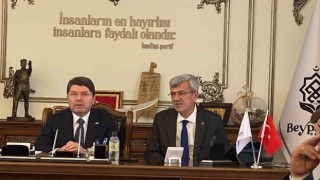 Bakan Tunç: Cumhurbaşkanının 5te 3 çoğunluk durumunda tekrar adaylık yolu açılır
