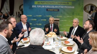 Bakan Uraloğlu, AK Parti Kütahya İl Başkanlığını tarafından düzenlenen iftar programına katıldı