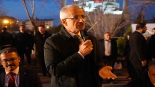 Bakan Uraloğlu, Iğdırda esnafı ziyaret etti, vatandaşlarla iftar yaptı