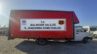 Balıkesirde 38 düzensiz göçmen ve 1 organizatör yakalandı