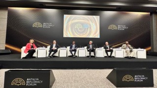 Başkan Altay, Antalya Diplomasi Forumunda Düzenlenen “Küresel Meseleler İçin Yerel Yaklaşımlar” Paneline katıldı
