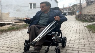 Başkan Büyükkılıç, akülü sandalye isteyen vatandaşın talebini anında yerine getirdi
