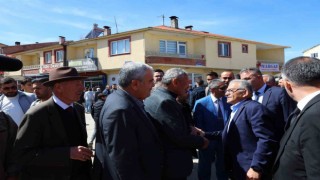 Başkan Büyükkılıçtan sevgi ve hediye dolu Sarız buluşması