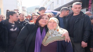 Başkan Çerçioğlu Koçarlı pazarımda vatandaşlarla buluştu