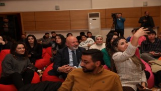 Başkan Çolakbayrakdar: “Gençlerimiz, dünyada ses getirecek çalışmalara imza atacak”