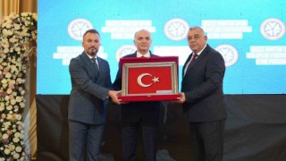 Başkan Özlüye spor camiasından plaket