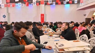 Belediye iftar sofrası her gün bin 100 kişiyi ağırlıyor