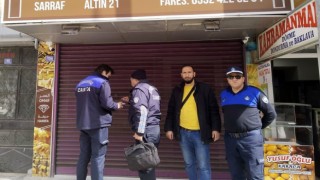Belediye o kuyumcu dükkanını mühürledi