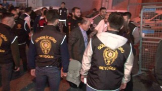 Beyoğlunda sayılan oylar İlçe Seçim Kuruluna getirildi