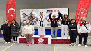 Bilecikli sporcular madalyalarla döndü