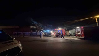 Binanın terasında panik oluşturan yangın