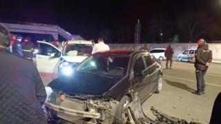 Bingölde 2 otomobil çarpıştı: 4 yaralı