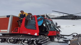 Bingölde tipide dağlık alanda mahsur kalan avcılar helikopterle kurtarıldı