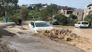 Bodrumda isale hattı patladı, yollar göle döndü