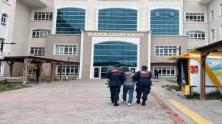 Burdurda asayiş uygulamalarında yakalanan 13 firari hükümlü cezaevine gönderildi