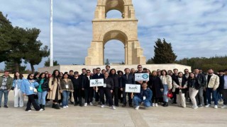 Burhaniyede üniversiteliler Çanakkale gezisine katıldı