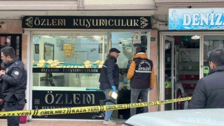 Bursada 3.5 milyon TLlik silahlı ve kar maskeli kuyumcu soygunu