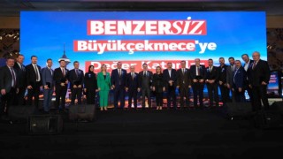 Büyükçekmecenin gelişmesine katkı sunanlara madalya ve berat verildi