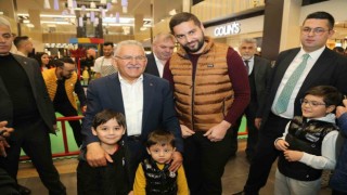 Büyükkılıç, Kumsmall AVMde esnaf ve vatandaşlarla buluştu