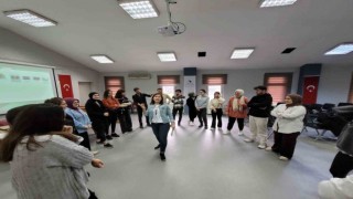 Çağrı merkezi hizmetleri öğrencilerine iletişim becerilerinde eğitimi