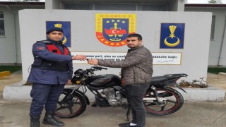 Çalınan motosiklet sahibine teslim edildi