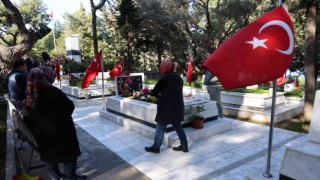 Çanakkale şehitleri İzmirde törenle anıldı