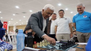 Çanakkale Şehitlerini Anma Satranç Turnuvasına yoğun ilgi