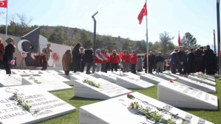 Çanakkale Zaferinin 109. yıldönümünde şehitler dualarla anıldı