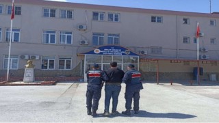 Çeşitli suçlardan aranan şahıs Nazillide yakalandı
