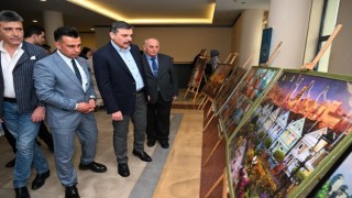 Çocuklar sanatlarını sergiledi