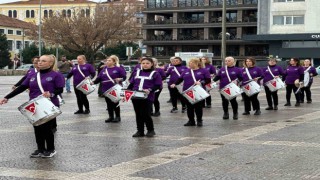 Cumhuriyet Kadınları Bando Takımından Kadınlar Günü gösterisi