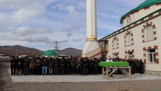 Darıcada öldürülen genç kadın memleketi Erzurumda toprağa verildi