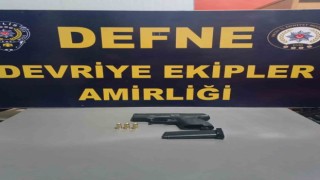 Defnede ruhsatsız tabanca ve fişek ele geçirildi