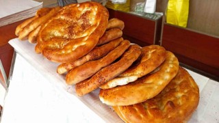Devrekte Ramazan pidesi vatandaşların tüketimine sunulmaya başlandı