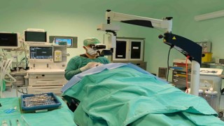 Diyarbakırda Dr. Yusuf Azizoğlu Devlet Hastanesinde 15 yıl sonra göz ameliyatları yapıldı