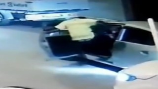 ‘Dur ihtarına uymayan ehliyetsiz sürücü, polis tarafından darp edildi