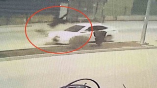 (Düzeltme) Yolun karşısına geçerken otomobilin çarptığı kadın ve torunu yaralandı