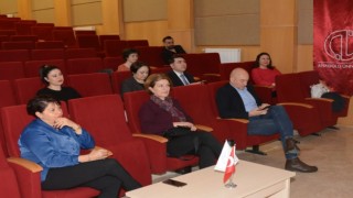 Edebiyat Fakültesinde tercüme bürolarının kültürel dönüşümü konuşuldu