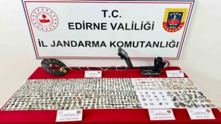 Edirnede kaçakçılık operasyonu: 1085 tarihi eser ele geçirildi